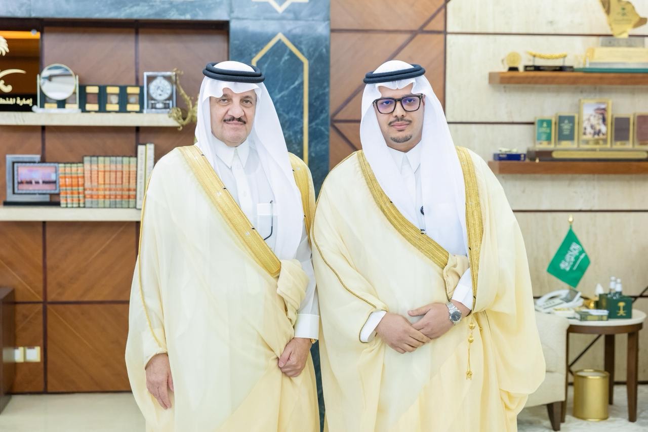 أمير المنطقة الشرقية يدعم الكفاءات الطبية ويستقبل د مازن العصيل طبيب الأطفال المقيم بمستشفى المواساة